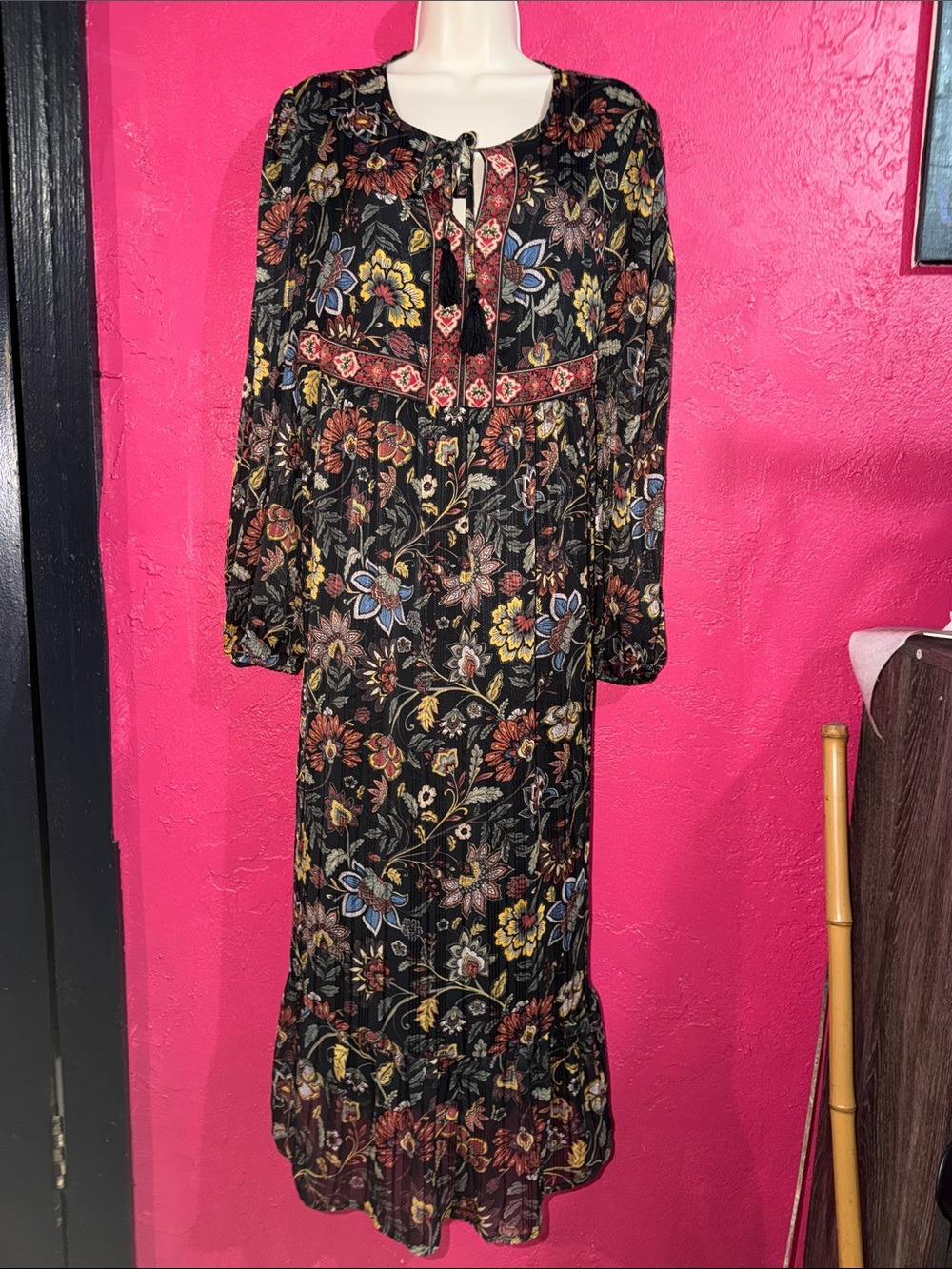 Frye & Co. Black Floral Boho Maxi Dress with metallic threading, Sz M